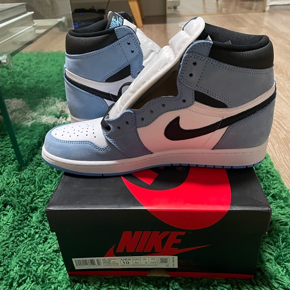 Air Jordan 1 high in university blue colorway - Picture 5 of 10